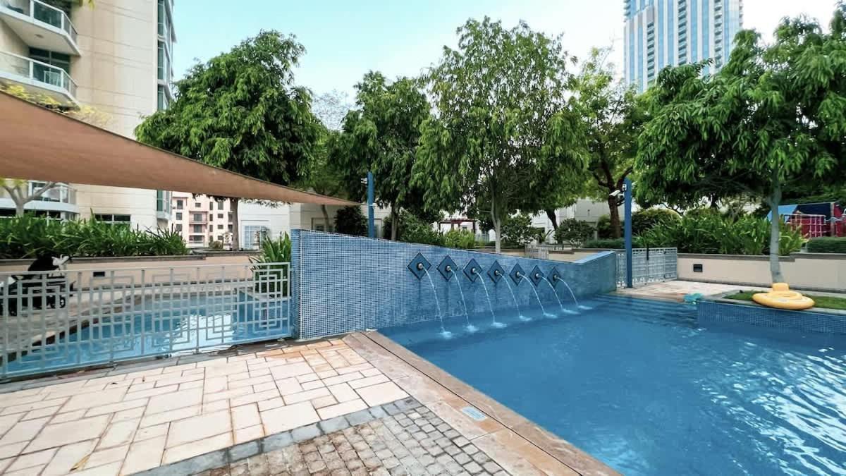 Apartment Breathtaking Views & Contemporary Comfort In The Heart Of Downtown