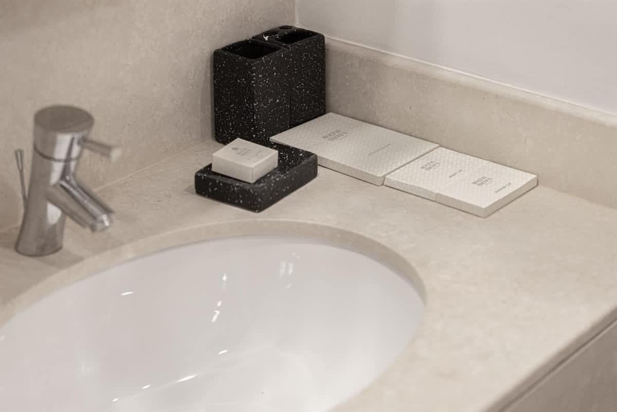 Apartment Breathtaking Views & Contemporary Comfort In The Heart Of Downtown *