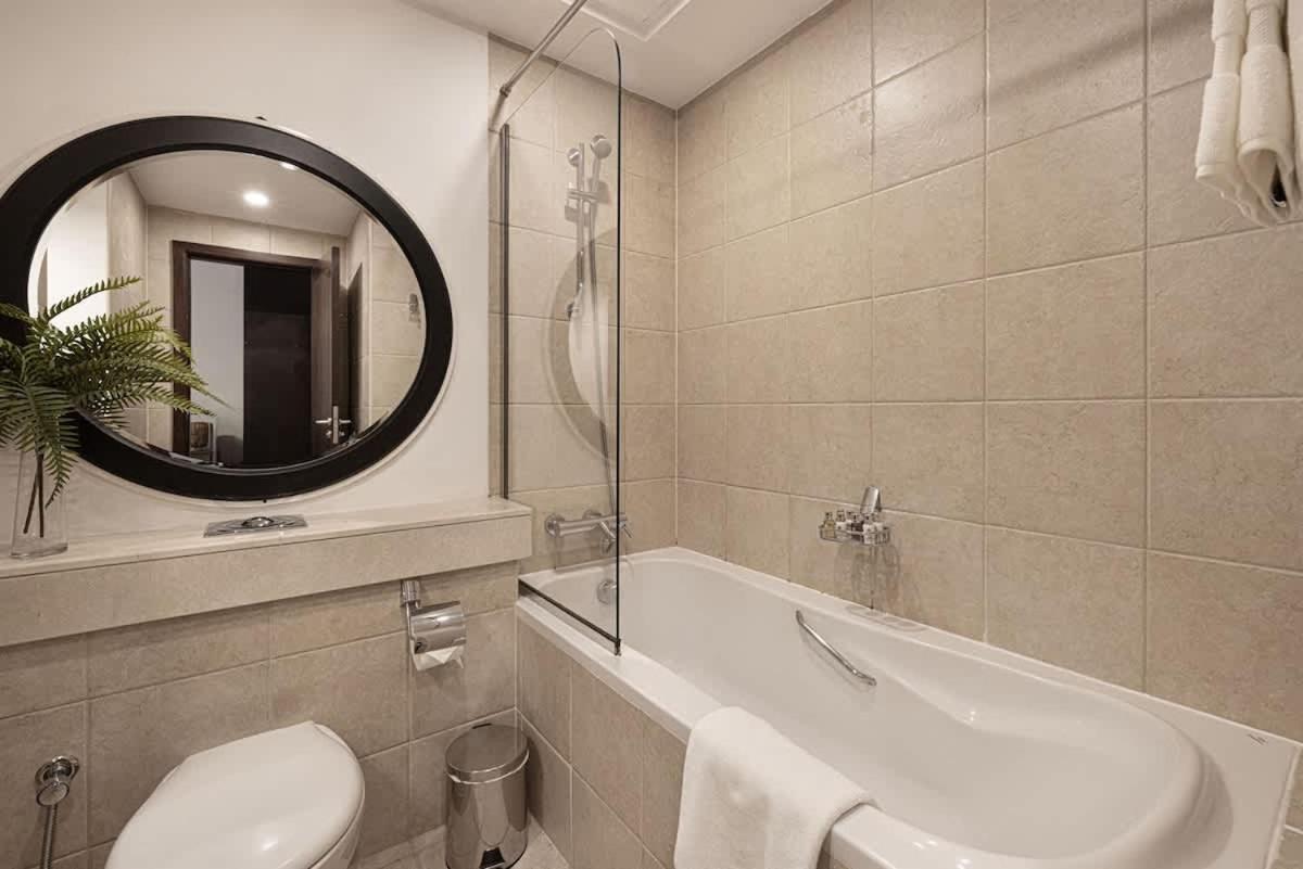 Breathtaking Views & Contemporary Comfort In The Heart Of Downtown Dubai