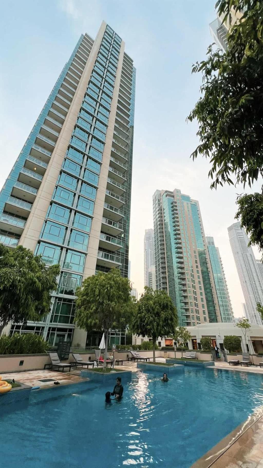Breathtaking Views & Contemporary Comfort In The Heart Of Downtown