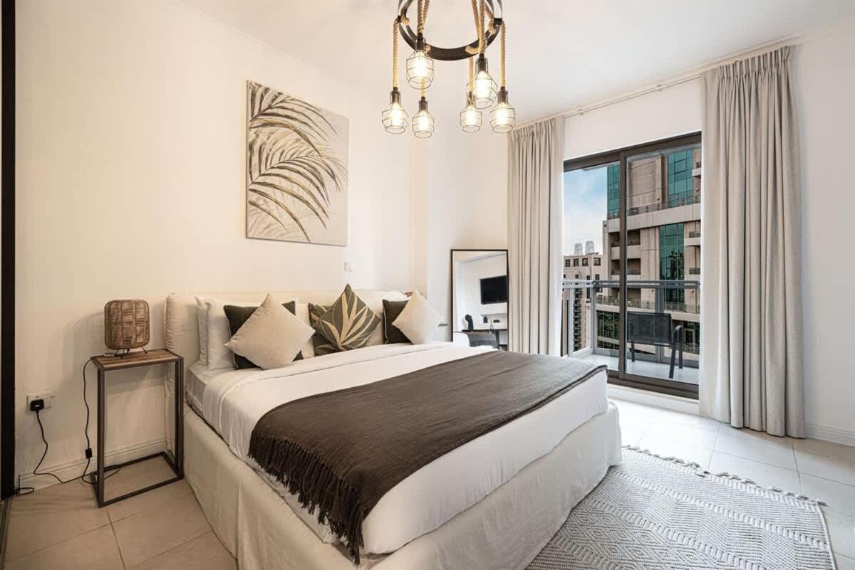 Apartment Breathtaking Views & Contemporary Comfort In The Heart Of Downtown Dubai