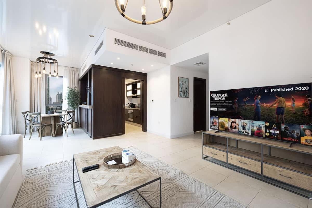 Breathtaking Views & Contemporary Comfort In The Heart Of Downtown * Dubai